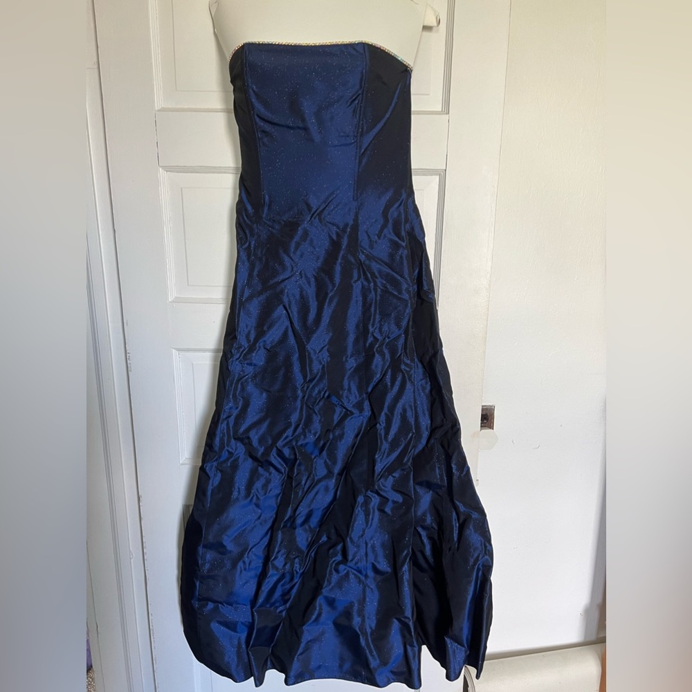 Prom Dress - Picture 3 of 4